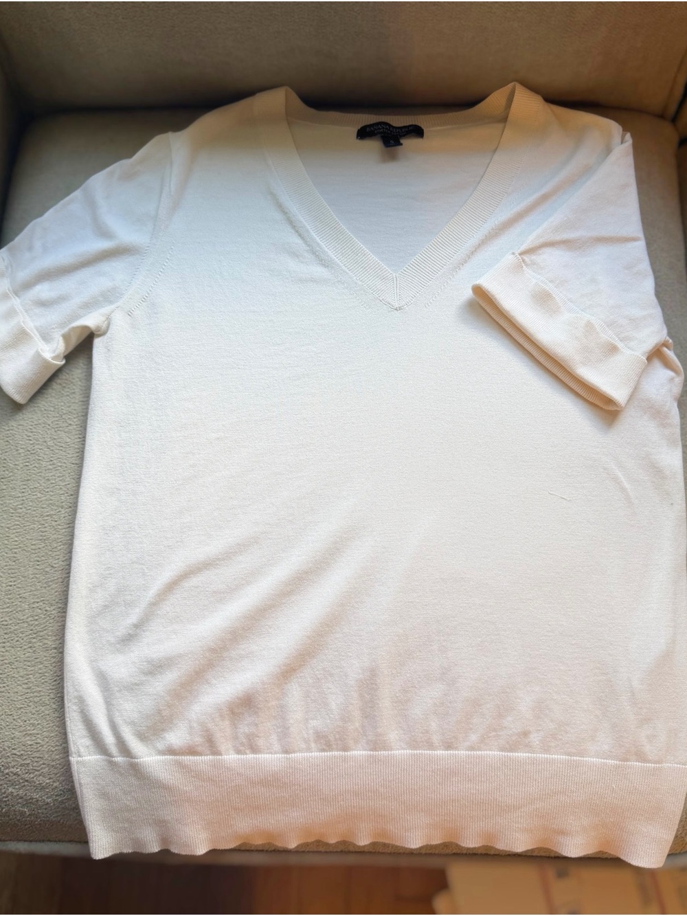Banana Republic Cream Lightweight Summer Sweater
